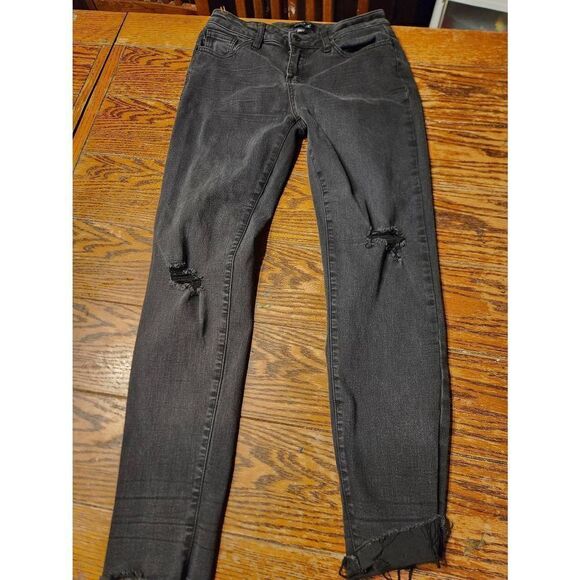 JUDY BLUE Mid Rise Black Denim Distressed Ripped Slim Fit Jeans sz 5/27 - Picture 2 of 4